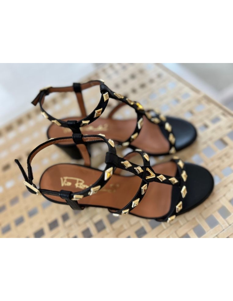 SANDALI CON BORCHIE ORO VIA... 2