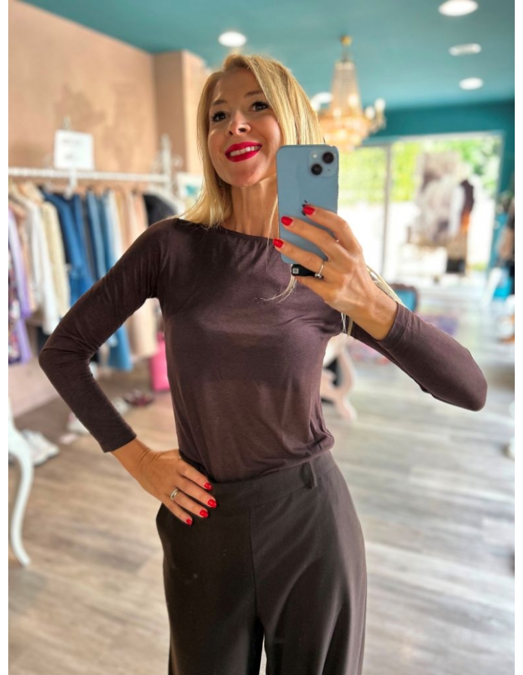 MAGLIA SLIM SCOLLO A...